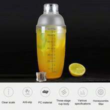 1pc 700ml Cocktail Shaker With Scale Markings, Built-In Strainer Mixing Bottle, Drink Stirrer With Filter, Summer Beverage Accessory, Suitable For Commercial Use In Bars And Bubble Tea Shops