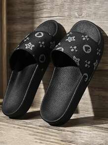 VURNBOIO 1 Pair Men's Fashion Printed Slippers, Random Patterned Slip-On