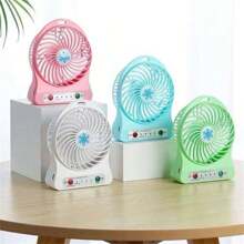 Ventilador Led Recargable Portátil Ajustable De 3 Velocidades Enfriador De Aire Mini Operado Escritorio Usb-Batería  Con Batería Recargable y Base Para Escritorio - Verde - Ver 1