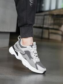 男士正式運動戶外低幫綁帶休閑運動鞋，具有防滑、耐磨和透氣等特性。時尚簡約的布料和皮革材料結合，適合春秋季節。男士跑步鞋，網球鞋，厚底鞋和實色橡膠鞋。 - 灰色 - 查看 10