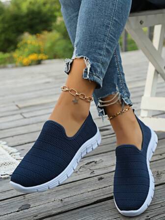 2024 Women's Fashionable New Style Slip-On Mom Shoes, Plus Size Nurse Shoes And Walking Shoes