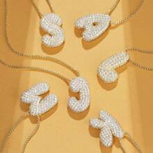 1入歐美風格通用鍍金吊墜，附26顆鑲嵌鑽石的英文字母，適用於個性化手鐲、項鍊和DIY珠寶製作，只包括吊墜（不包括鏈子） - 金黃色 - 查看 12