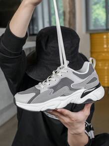 男士正式運動戶外低幫綁帶休閑運動鞋，具有防滑、耐磨和透氣等特性。時尚簡約的布料和皮革材料結合，適合春秋季節。男士跑步鞋，網球鞋，厚底鞋和實色橡膠鞋。 - 灰色 - 查看 12
