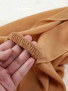 1 件女士纯色雪纺头巾，弹性设计，舒适的阿巴亚配饰和透气围巾，适合日常佩戴的女士面纱 - 鬆緊雪紡頭巾 - 查看 8