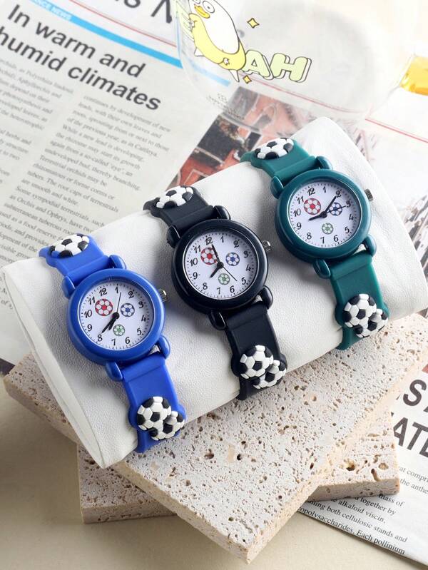 3 pièces de piles sèches, montres pour garçons et filles avec motifs décoratifs en 3D de football, papillon et fraise, rondes et mignonnes, montre à quartz polyvalente, convenant pour un port quotidien et en cadeau.