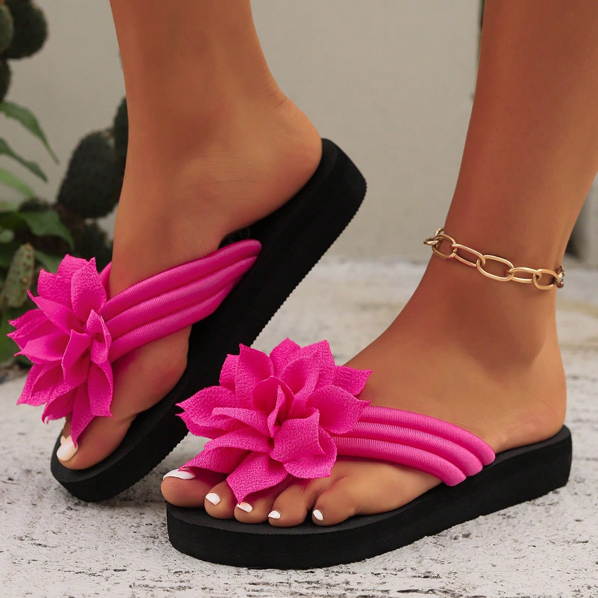 Chanclas de mujer, estilo europeo y americano, de moda, cómodas, ligeras, sandalias de playa, zapatillas casuales con flores para el hogar
