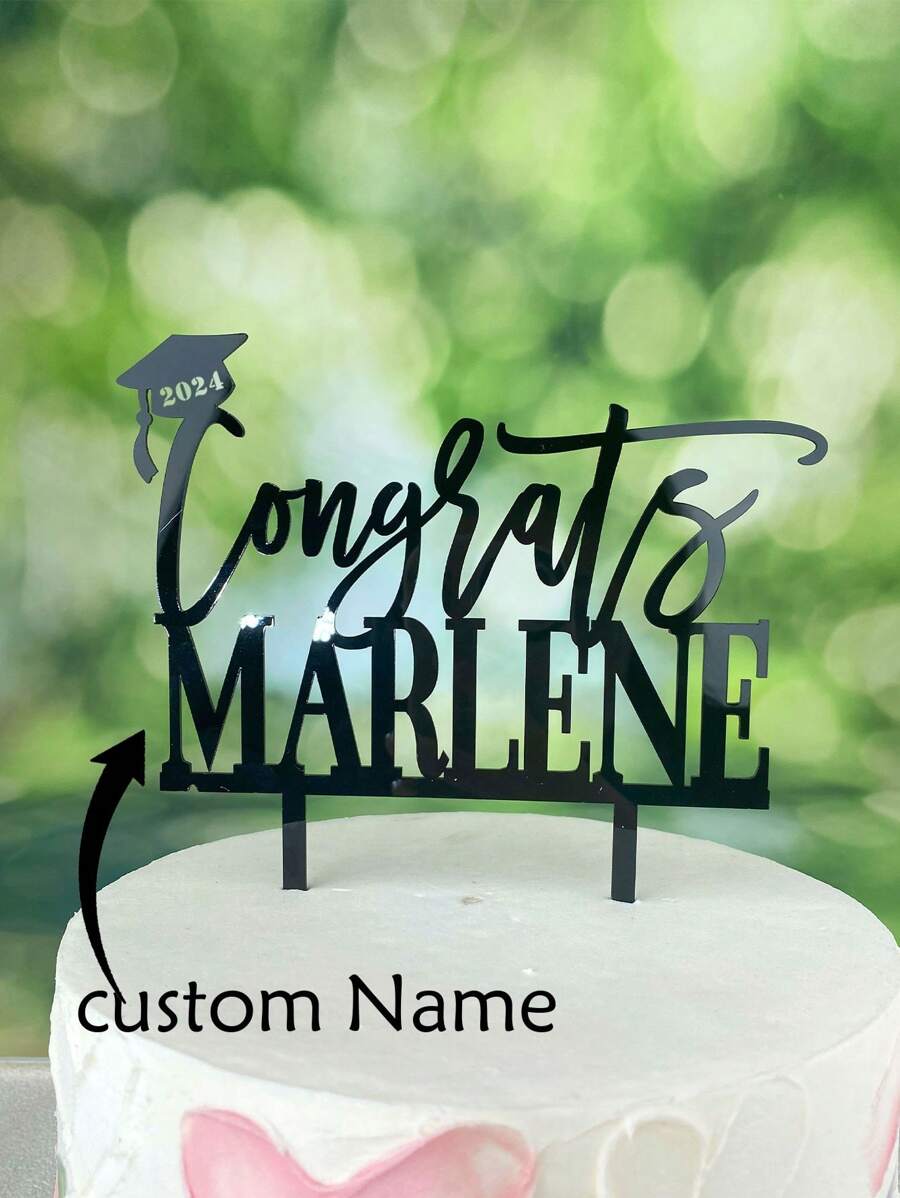 Decoración personalizada para tarta de graduación 2024, encanto acrílico con nombre para felicitaciones, decoración de fiesta de graduación feliz de la clase de 2024, regalo de graduación, Día de la Madre, multifuncional, ajustable, duradero, ornamental, reutilizable, exquisito, adorable, de alta calidad, moderno, colorido, cómodo, elegante, personalizado, único, regalos ideales para él, regalos ideales para ella, novio, novia, papá, mamá, familia, amigos, hijo, hija, oficina, salón de té, escuela, hogar, renovación del hogar, vajilla de boda personalizada
