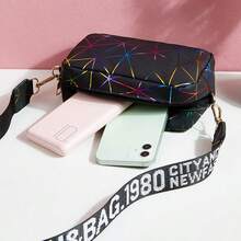 迷你几何印花斜挎包，配彩色肩带，多种颜色，街头风格，酷炫单肩包，钻石造型相机包 - 黑色 - 查看 4