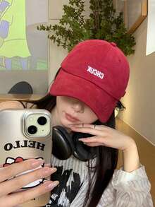 1入組紅色軟帽棒球帽，可調節帽圍，簡約優雅風格，白色字母刺繡，深嵌頂部和寬帽沿能顯小臉 - 酒紅色 - 查看 3