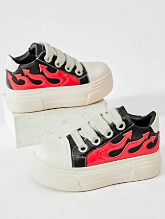 Flame Design Low Top Women Sports Shoes Casual Tennis Flat Platform Walking Shoes Lace Up Black Sneakers Street Style Shoes