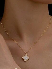 1件极简主义亚克力四叶草吊坠项链（女款） - 彩色 - 查看 4
