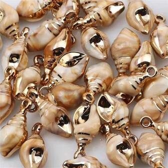 10入組貝殼形狀DIY珠寶製作壓克力海洋生物吊墜，適用於耳環、手鐲和項鍊，搭配金邊海螺