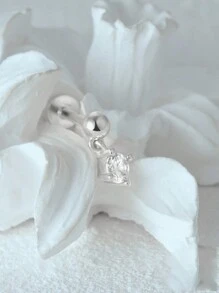 EleRunis 1 đôi bông tai bạc 925 mạ vàng 18K, kiểu cài móng vuốt, thích hợp cho xỏ khuyên xương tai/sụn tai/xoắn tai, trang sức ít gây dị ứng, phù hợp cho phụ nữ và bé gái đeo hàng ngày, dự đám cưới, tiệc tùng, lễ đính hôn. - Bạc - Xem 6