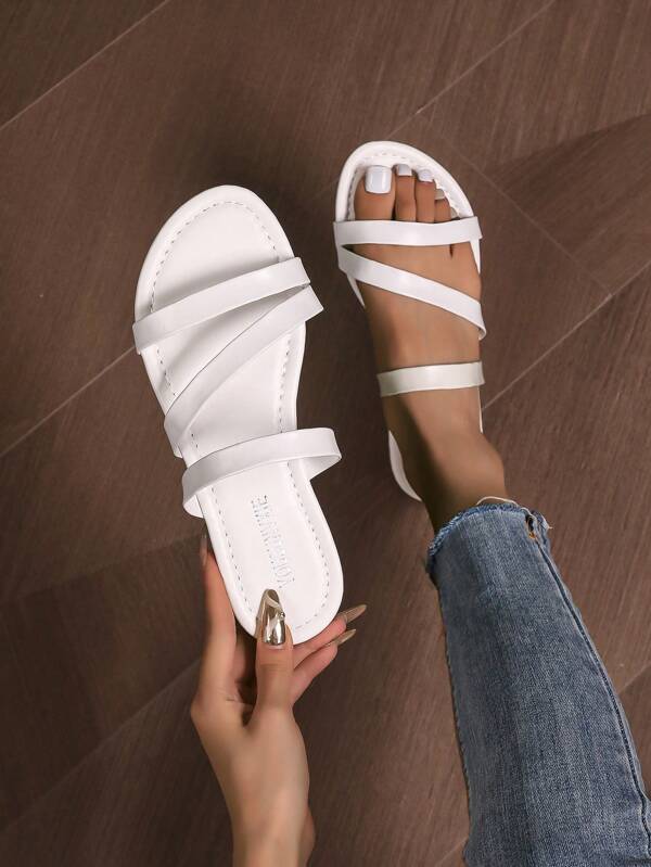 2024 New Spring/Summer Women's Wear-Resistant Slippers, Korean Version Fashionable Classic Ins Style Beach Slippers