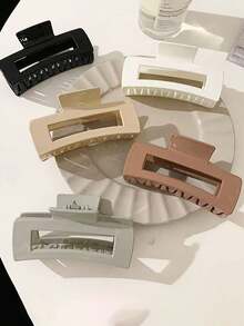 4入組純色霧面中空髮夾，具有強大的防滑力，適合女士，簡約霧面矩形髮夾，可用於女士薄或厚髮的夾子造型配件