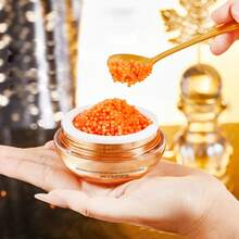 每盒30克多肽魚子醬抗皺精華面霜。滋潤保濕，深層護理配合日夜多種修護精華成分。完美的女性護膚品，是母親或女友的絕佳禮物。 - 一盒裝黑金 - 查看 4