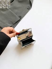 1入銀色PU材質機車風光滑鎖扣小方包，適用於唇膏、孩子、飾品，時尚可愛鏈帶斜挎包，適用於女性日常使用、約會、禮物 - 銀色 - 查看 4