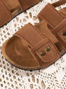 1pair Unisex Kids' Breathable Rivet Soft Bottom Sandals With Open Toe, Fashionable Flat Beach Shoes - Brown - View 7