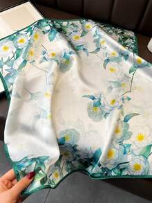 1条100%桑蚕丝方巾，繁华夜城印花，送给妈妈的礼物，杭州女士真丝方巾，适合海滩、假日等场合 - 寶藍色 - 查看 1