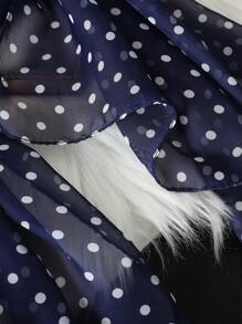 1入女性優雅經典的波點印花雪紡圍巾，透氣輕盈頭巾/披肩，適合休閒穿著和防曬頭巾、髮箍、頭帶，非常適合打扮你的造型 - 藏蓝色 - 查看 5