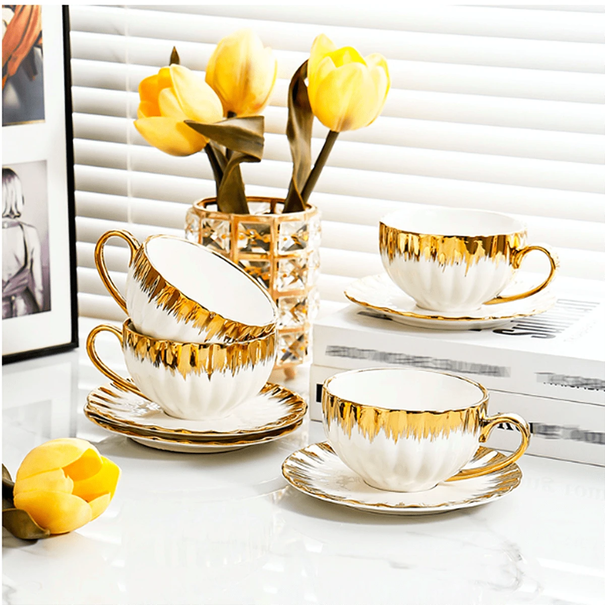 1套(附茶杯一只和茶碟一只)金色陶瓷咖啡杯，馬克杯，水杯，茶杯，適用於家居裝飾和禮品