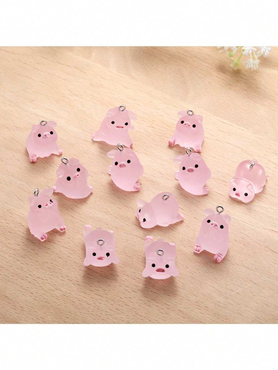 5入組五種款式迷你豬可愛夜光樹脂材質鑰匙扣手鍊項鏈掛件，DIY手工珠寶配件製作22*25.5mm W274