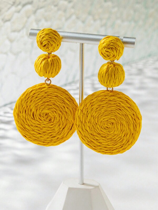 A Pair Of Bohemian Woven Raffia Grass Circular Beach Resort Girl Earrings