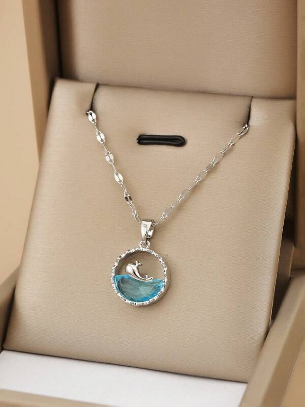 قلادة نسائية من الفولاذ المقاوم للصدأ على شكل حوت قطعة واحدة