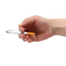Cigarrillos falsos con humo - 3.25 pulgadas - Imitación de cigarrillos con un aspecto realista que emiten humo - Accesorio para broma, disfraz de Halloween, película o obra de teatro - Divertido regalo para bromas, juguete de novedad - Multicolor - Ver 3