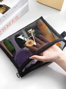 1个黑色网眼袋，雏菊图案，可定制字母A-Z，透明网眼化妆品收纳袋，多功能旅行便携袋，护肤品和化妆品收纳袋，学生文具袋，网眼拉链袋，旅行化妆品包装收纳袋，简约时尚，适合珠宝收纳、住宿、旅行、商务、游泳和家居收纳。 - 黑色 - 查看 5