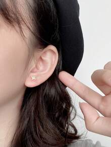 1對女式S925純銀耳環，簡潔優雅風格，鑲有閃亮的立方氧化鋯石，質感優越，款式百搭 - 金色 - 查看 2