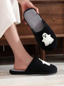 Chaussons brillants de nuit, chaussons de maison en velours doux mystérieux avec fantôme d'Halloween effrayant qui brillent dans le noir