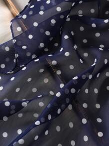 1入女性優雅經典的波點印花雪紡圍巾，透氣輕盈頭巾/披肩，適合休閒穿著和防曬頭巾、髮箍、頭帶，非常適合打扮你的造型 - 藏蓝色 - 查看 4