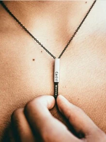Collar de barra cuadrada personalizado con nombre grabado, joyería de acero inoxidable para mujeres y regalo familiar