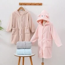 1 bộ Áo choàng tắm hình gấu có mũ trùm đầu cho trẻ em, khuyên dùng cho chiều cao từ 145cm trở lên, được làm bằng sợi Polyester có khả năng thấm hút cao, mềm và thoáng khí, thích hợp sử dụng ngoài trời và trong nhà - nhiều màu - Xem 7