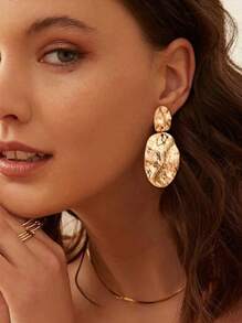 2pcs Vintage Geometric Metal Hammered Ear Clips Asymmetrical Oval Earrings Suitable For Non-Pierced Women