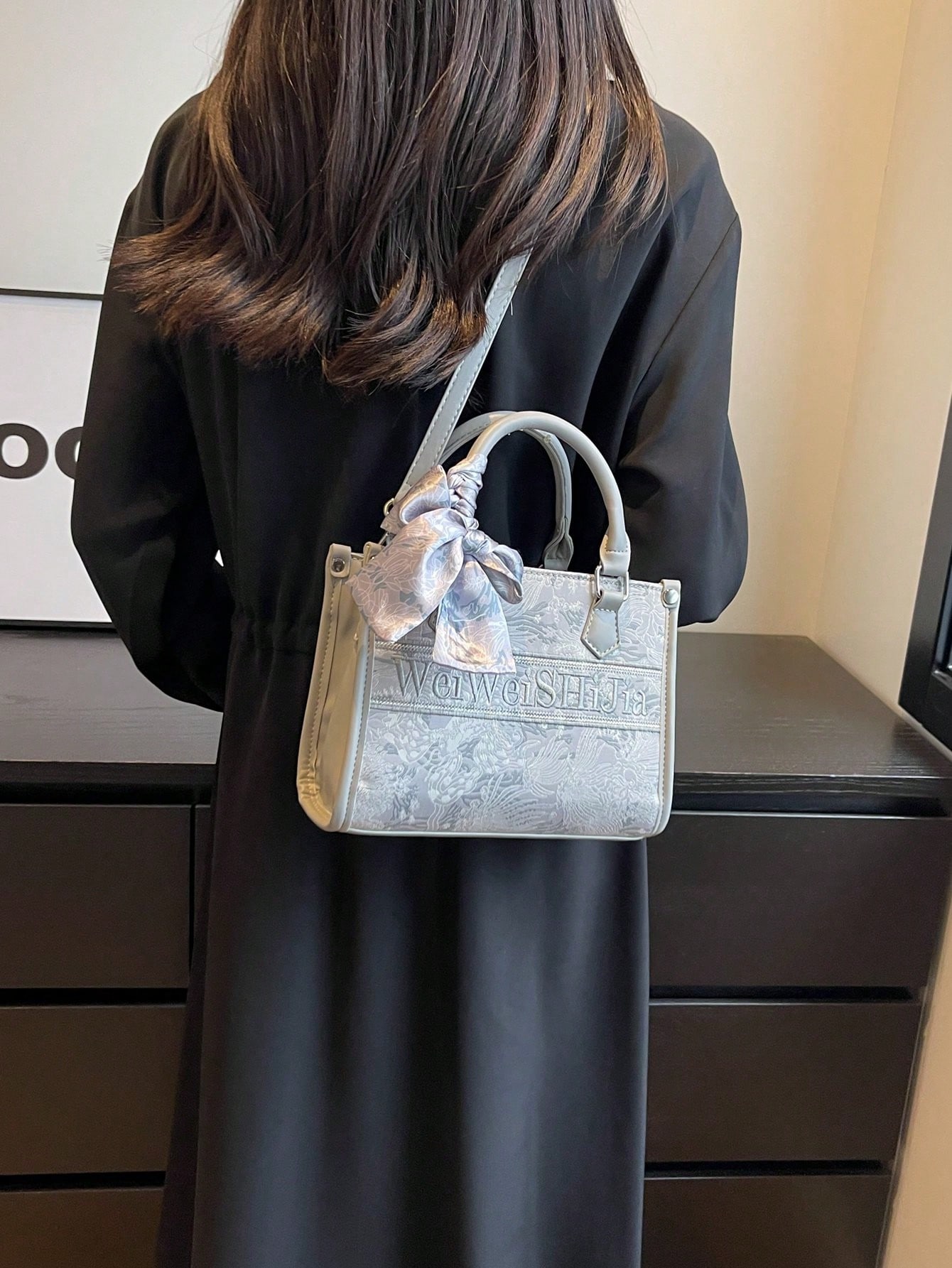 حقيبة يد نسائية قطعة واحدة عصرية – مطرزة من البولي...