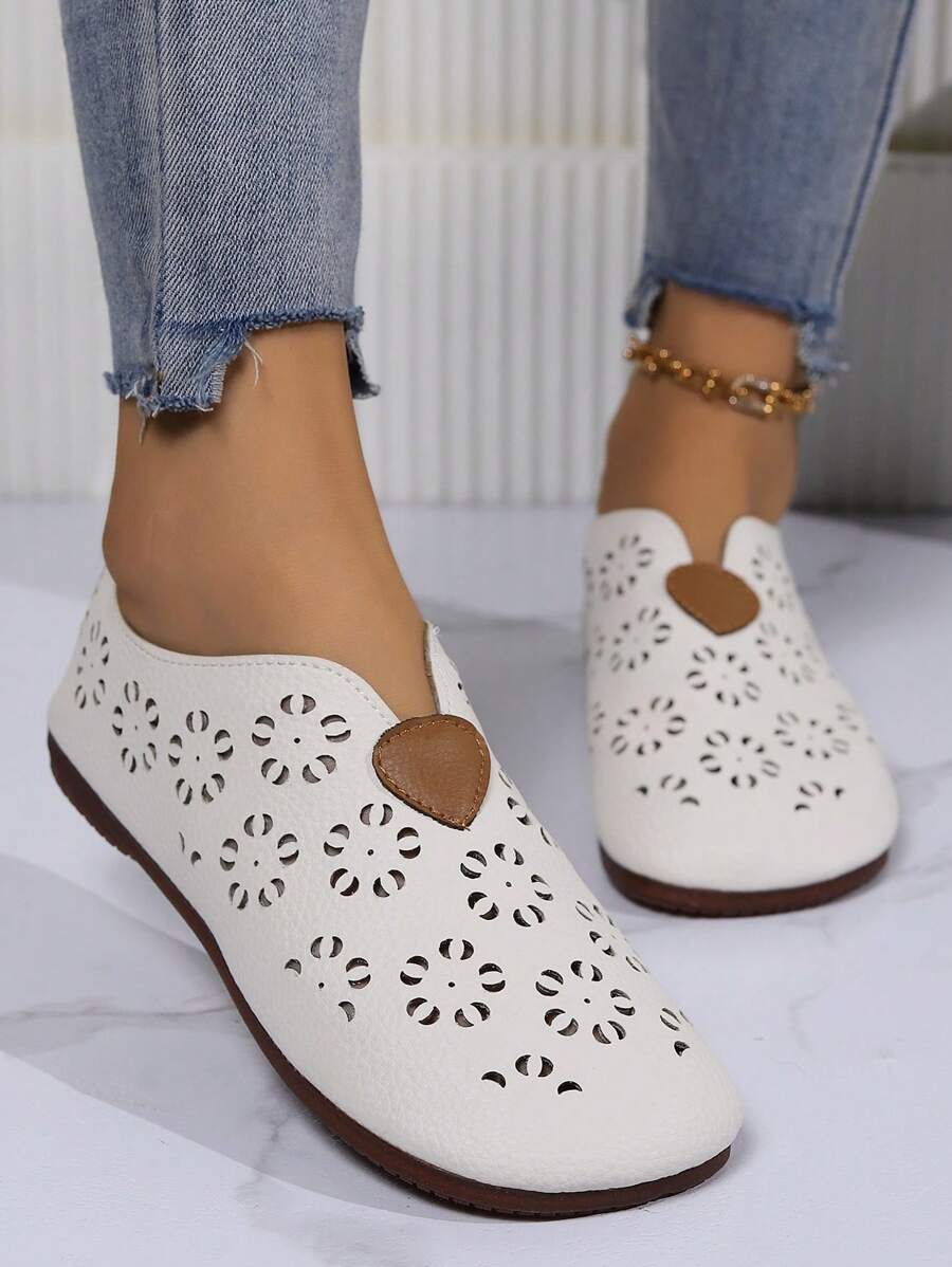 New Arrival Closed-Toe Flat Sandals, Breathable Heart Slip-On Shoes With Hollow Out Design For Women, Plus Size Mom Shoes, Summer - Beige - View 1