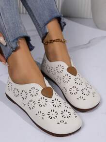 New Arrival Closed-Toe Flat Sandals, Breathable Heart Slip-On Shoes With Hollow Out Design For Women, Plus Size Mom Shoes, Summer - Beige - View 5