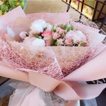 1卷，中空手工製作DIY包裝紙剪貼簿裝飾婚禮花禮手工包裝網格織紋網50cm寬*5碼長，禮品包裝，花束用品，聖誕節裝飾，禮品包裝紙，花卉包裝紙 - 粉色 - 查看 12