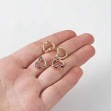 50 piezas Conectores espaciadores en forma de corazón de plástico CCB de doble agujero para collar, pulsera, aretes y dijes de joyería, accesorios para llaveros y suministros para manualidades hechas a mano