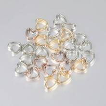 50 piezas Conectores espaciadores en forma de corazón de plástico CCB de doble agujero para collar, pulsera, aretes y dijes de joyería, accesorios para llaveros y suministros para manualidades hechas a mano