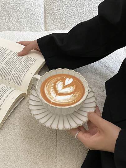 CMYD Studio 1 pezzo Set di tazze da caffè vintage con piattino da 250 ml in ceramica Tazza da latte con design squisito per un tè del pomeriggio di alta qualità