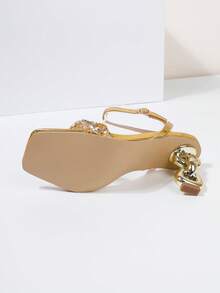 Modische und elegante High Heels Damen Sandalen mit einzigartigen Absätzen - Gold - Übersicht 4