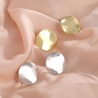 2 piezas Pendientes de clip redondos simples y elegantes de cobre en oro y plata vintage, pendientes al por mayor de moda para orejas no perforadas