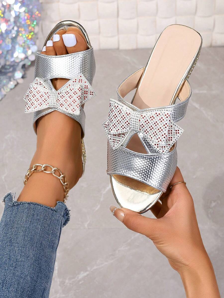 Women's Rhinestone Bow Decoration Round Toe Peep-Toe Fashionable Sandals, European And American Style, New Comfortable Chunky Heel, Mid-Heel, Asymmetric Heel, Versatile Outdoor Sandals For Summer - Silver - View 1