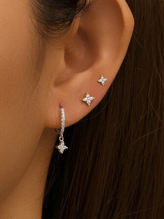 مجموعة من 3 قطع من أقراط الزهور الكلاسيكية على شكل حلقات مصنوعة من الفضة الإسترليني 925،  أقراط أذن فضية مسطحة ذات ظهر ، آمنة للأذنين المفتوحة، تحفة مجوهرات راقية مثالية كهدية للنساء للإرتداء اليومي والحفلات والأفراح.