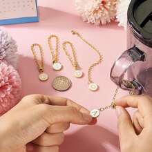 1 件时尚杯形钥匙扣，26 个字母吊饰，适用于杯子，金色首字母链，水瓶名称 ID 吊饰，适用于玻璃杯，玻璃杯，杯子手柄识别字母吊饰链，白色 - 白色 - 查看 4