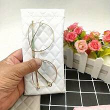 1/2/4pcs Portable Squeezed Glasses Case - PU Leather Soft Sunglasses Bag, Portable Phone Sunglasses Storage Box Cover Glasses Case Holder Organizer Storage Eyeglass Case Protective Case Glasses Bag Sunglasses Pouch For Travel Vacation Cruise Summer Holiday Travelling Bag Travel Stuff Essentials For College Dorm Home School Hotal Travel Kit