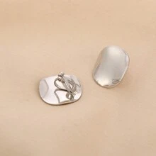 2 piezas Pendientes de clip redondos simples y elegantes de cobre en oro y plata vintage, pendientes al por mayor de moda para orejas no perforadas